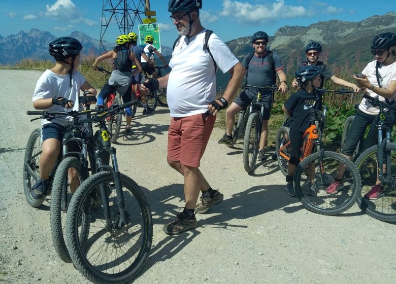 Randonnée en VTT électrique au pied des Aiguilles d’Arves