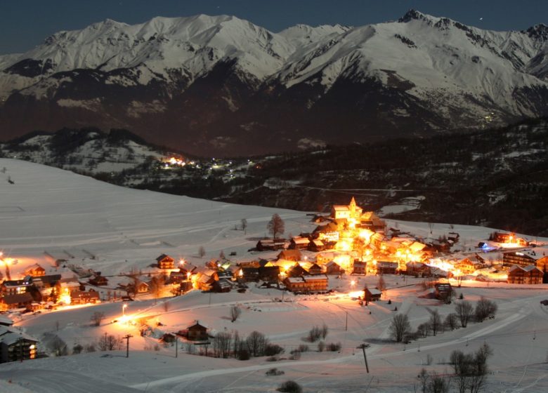 Place du Village – L’Oustal