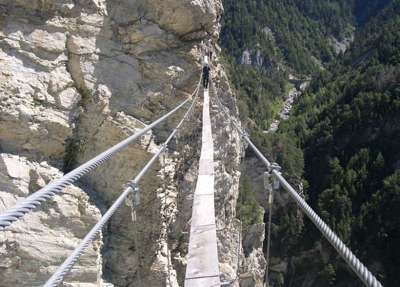 LES  LACETS DE MONTVERNIER