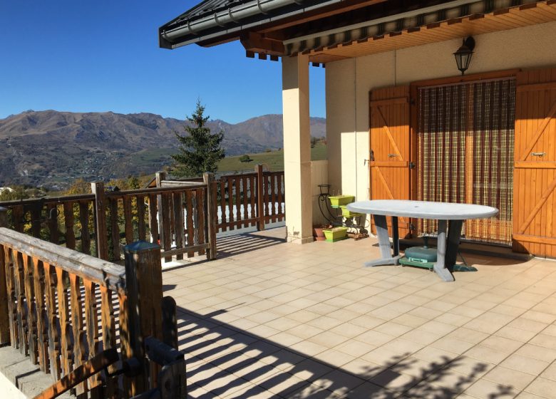 Chalet l’Agnelin – 8 pers. – grande terrasse plein sud – vue montagne – Albiez Montrond